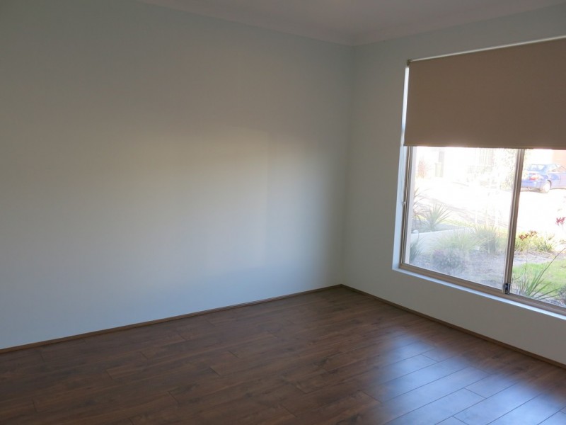 15 Hickman Drive, Piara Waters WA 6112