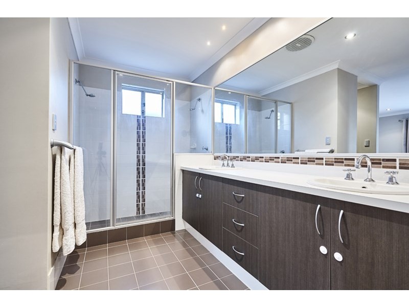 5 Modong Nook, Success WA 6164