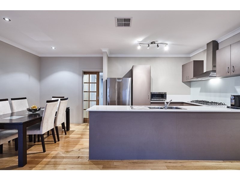 5 Modong Nook, Success WA 6164