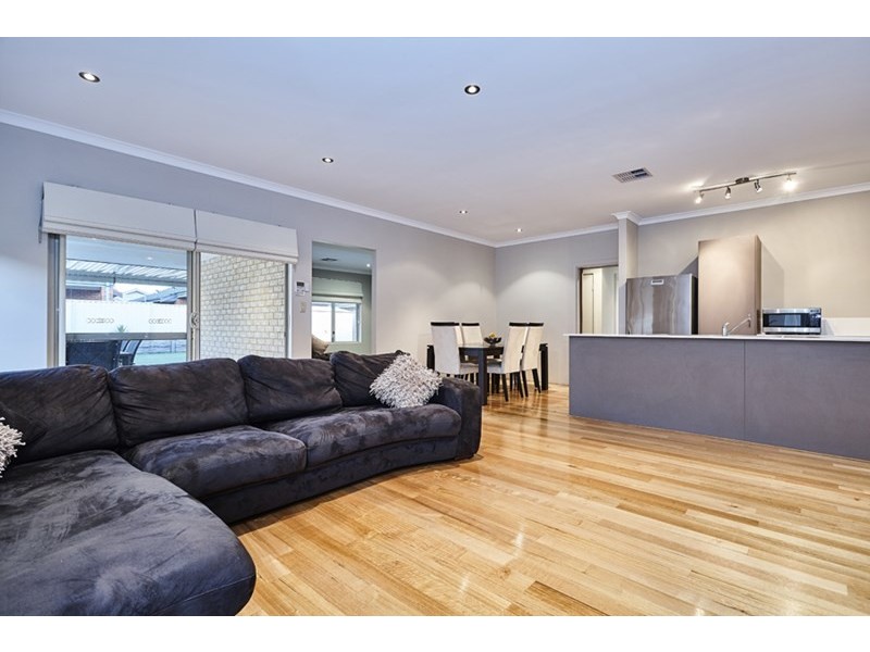 5 Modong Nook, Success WA 6164