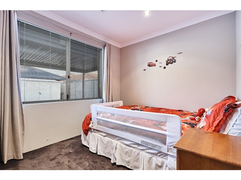 5 Modong Nook, Success WA 6164