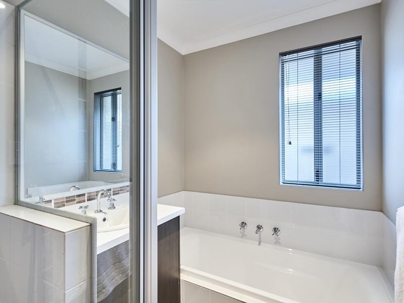 5 Modong Nook, Success WA 6164