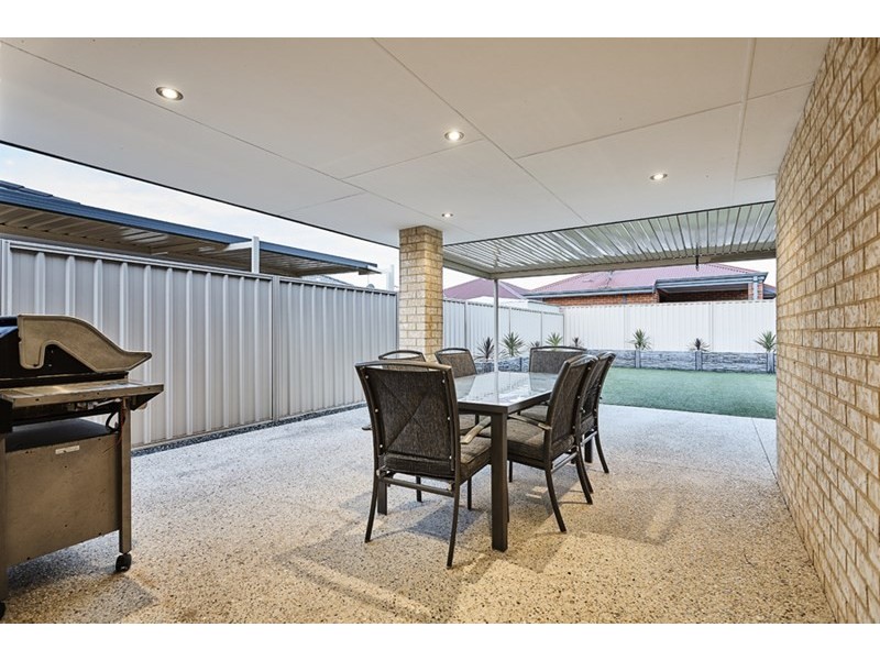 5 Modong Nook, Success WA 6164