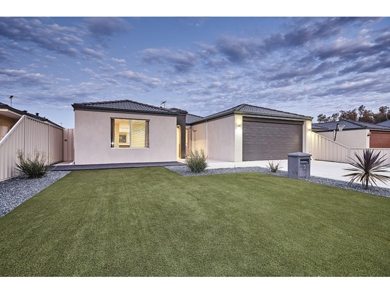 5 Modong Nook, Success WA 6164