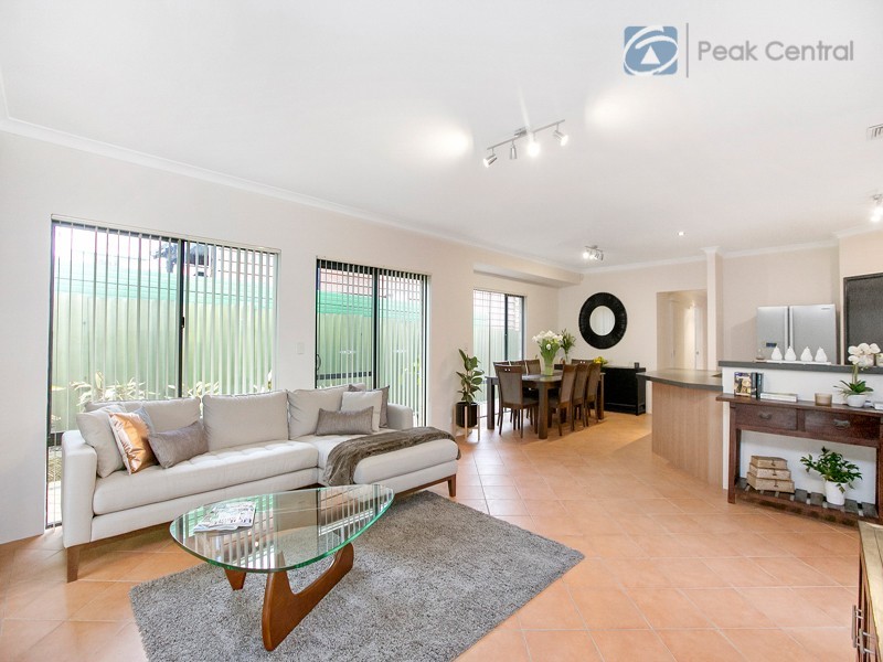 20 Jagoe Loop, Willagee WA 6156