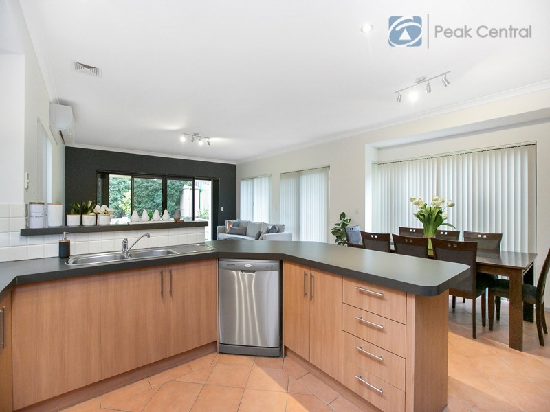 20 Jagoe Loop, Willagee WA 6156