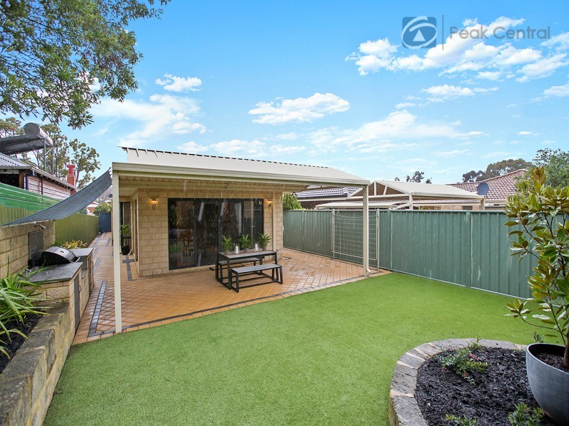 20 Jagoe Loop, Willagee WA 6156