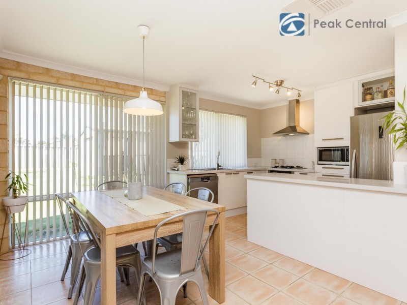 16 Seabrook Place, Success WA 6164