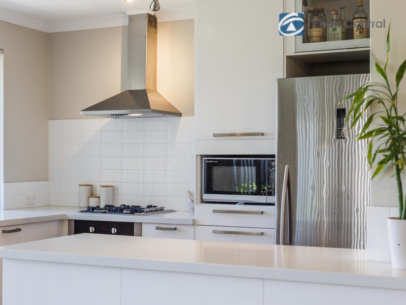 16 Seabrook Place, Success WA 6164