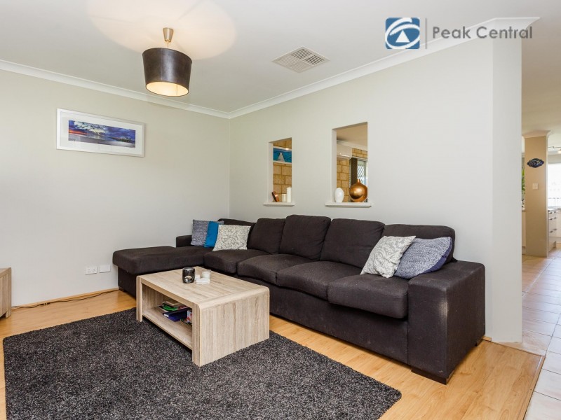 16 Seabrook Place, Success WA 6164