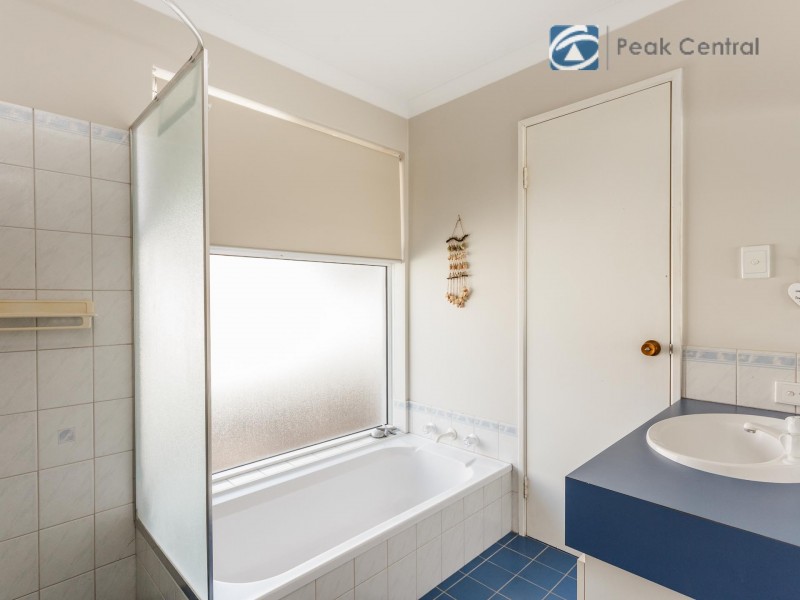 16 Seabrook Place, Success WA 6164