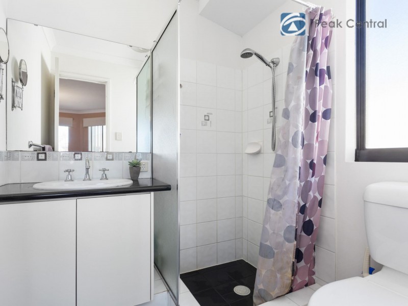 8 Charnley Bend, Success WA 6164