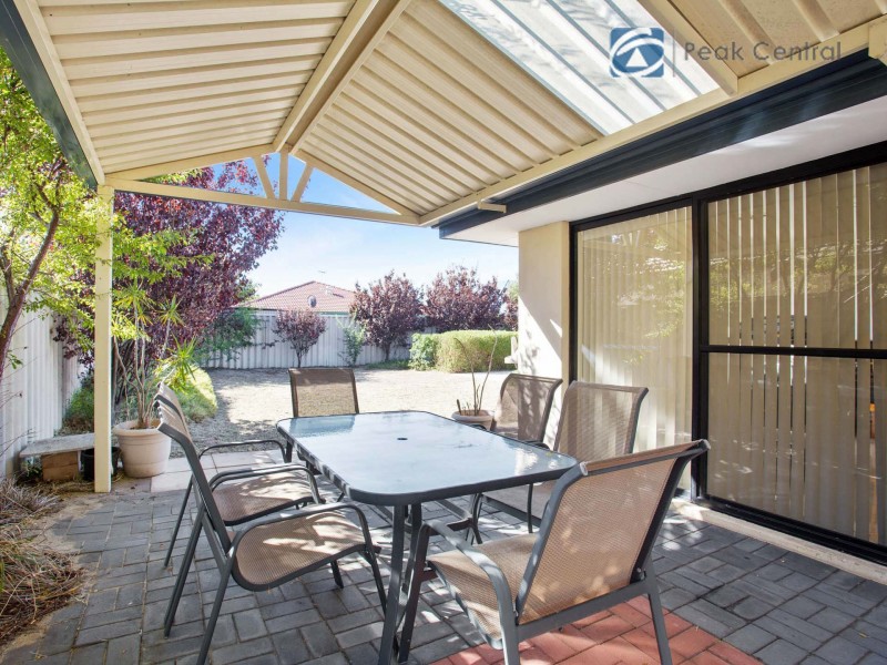 8 Charnley Bend, Success WA 6164