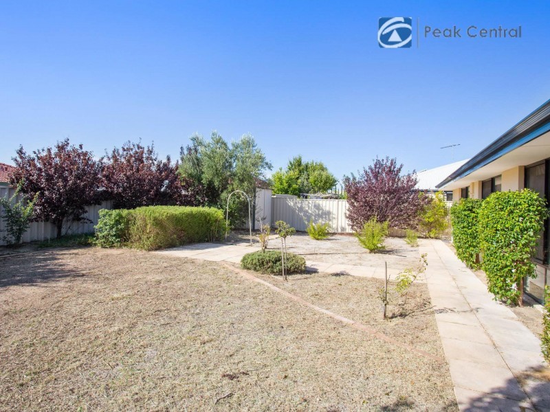 8 Charnley Bend, Success WA 6164