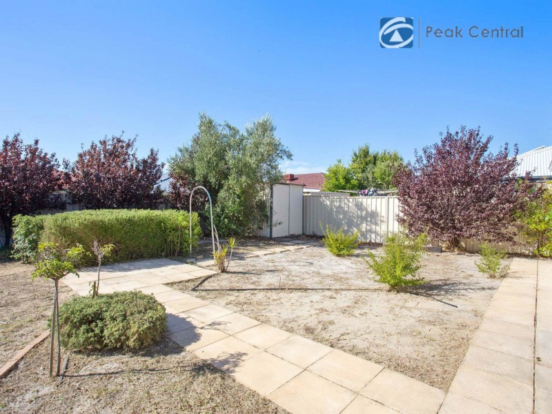 8 Charnley Bend, Success WA 6164