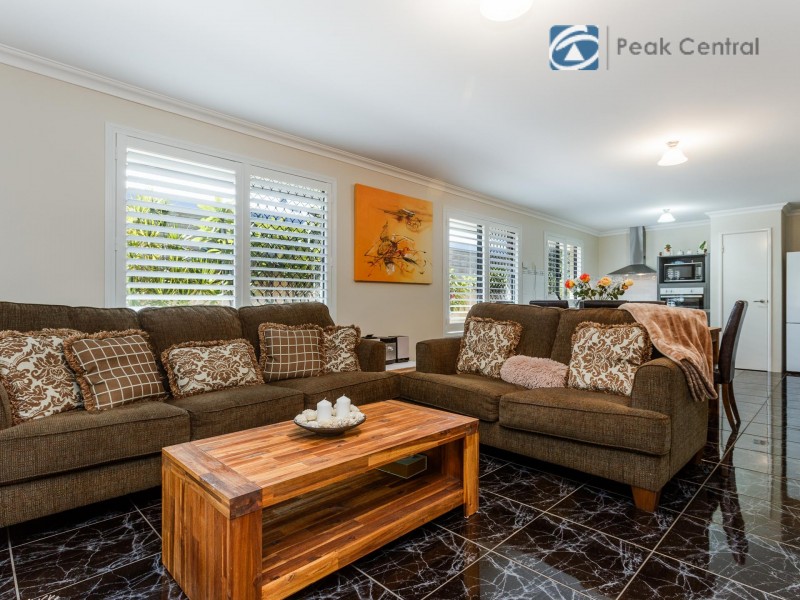 25 Windchime Tce, Atwell WA 6164