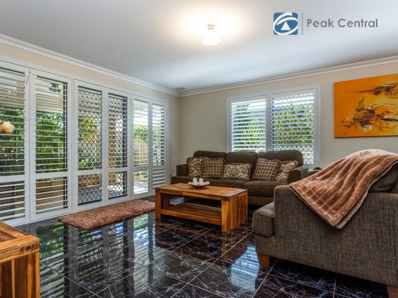 25 Windchime Tce, Atwell WA 6164