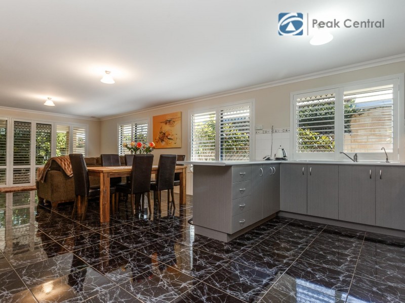 25 Windchime Tce, Atwell WA 6164