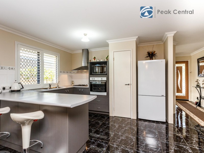 25 Windchime Tce, Atwell WA 6164