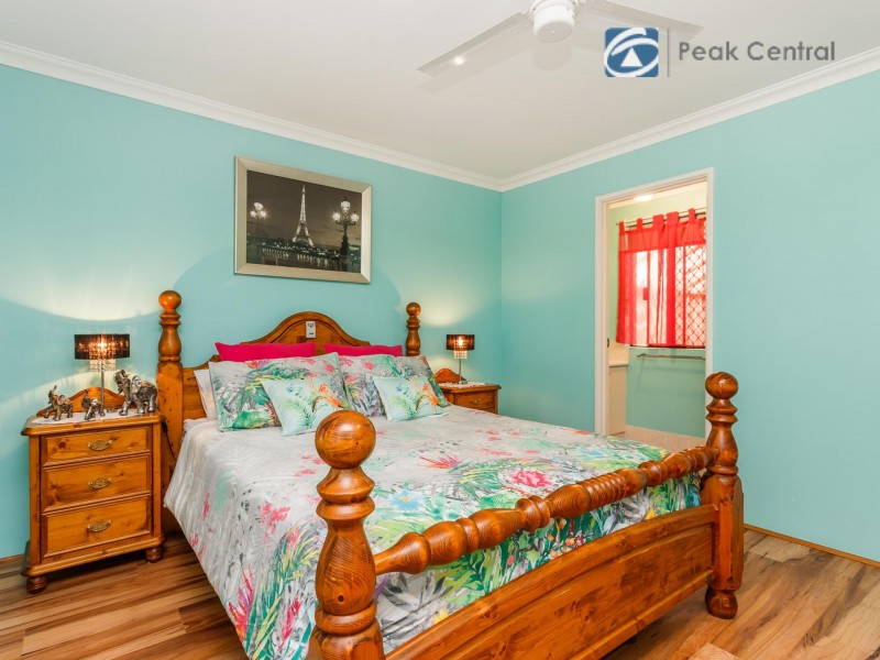 25 Windchime Tce, Atwell WA 6164