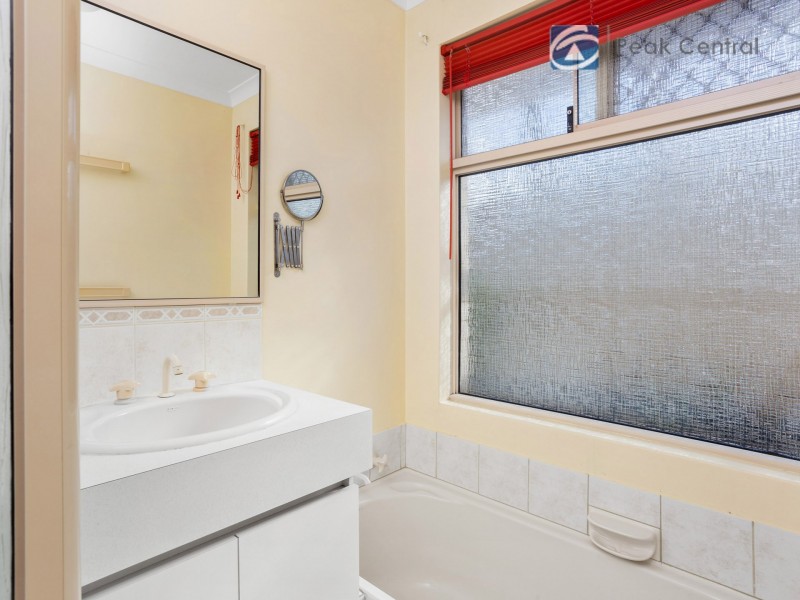 11 Dreier Court, Atwell WA 6164