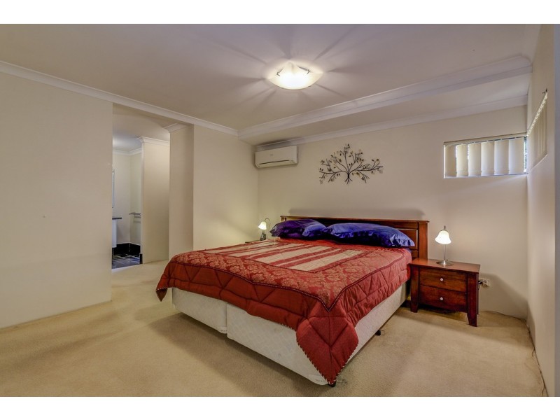 8 Satyr Way, Success WA 6164