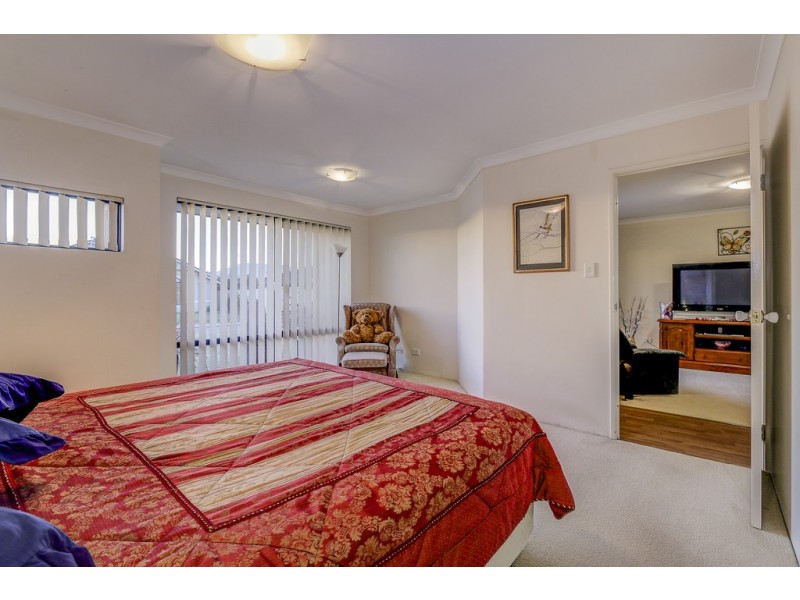 8 Satyr Way, Success WA 6164