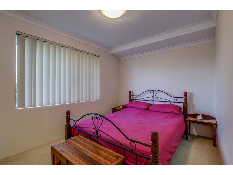 8 Satyr Way, Success WA 6164