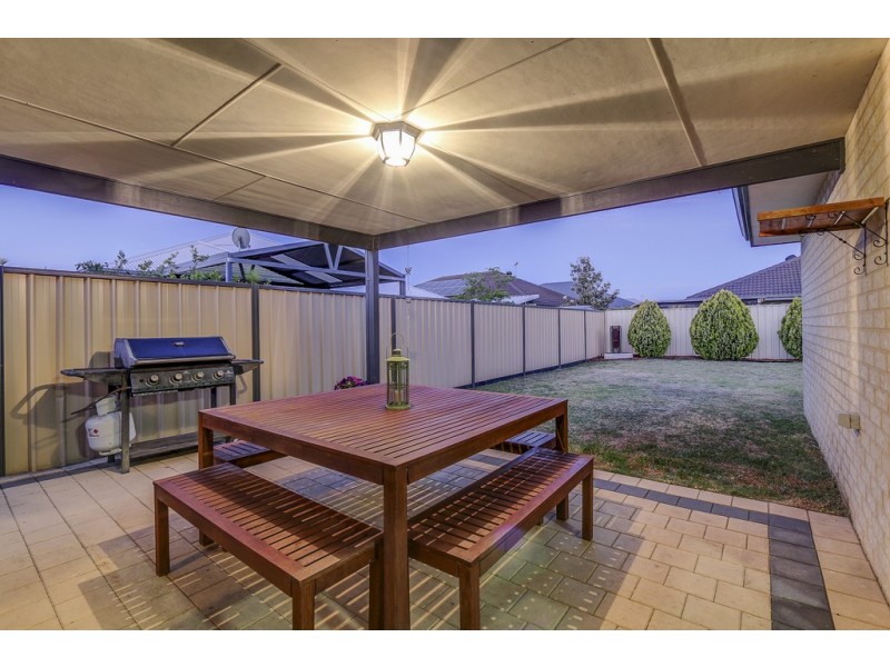8 Satyr Way, Success WA 6164
