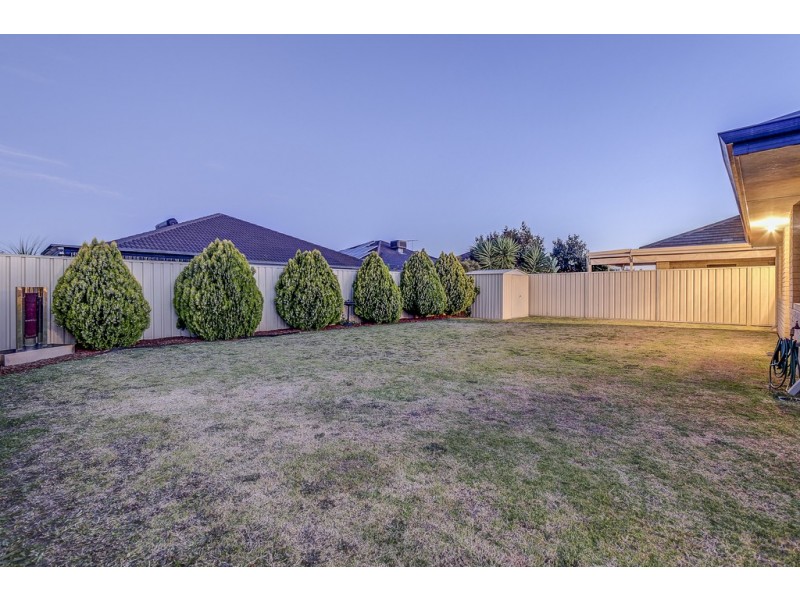 8 Satyr Way, Success WA 6164