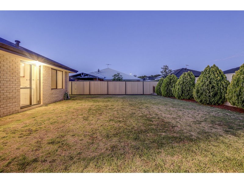 8 Satyr Way, Success WA 6164