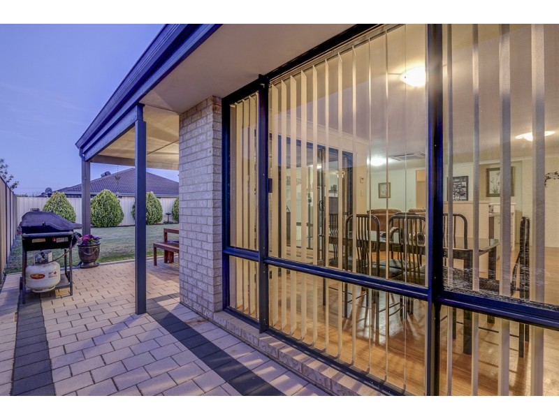 8 Satyr Way, Success WA 6164