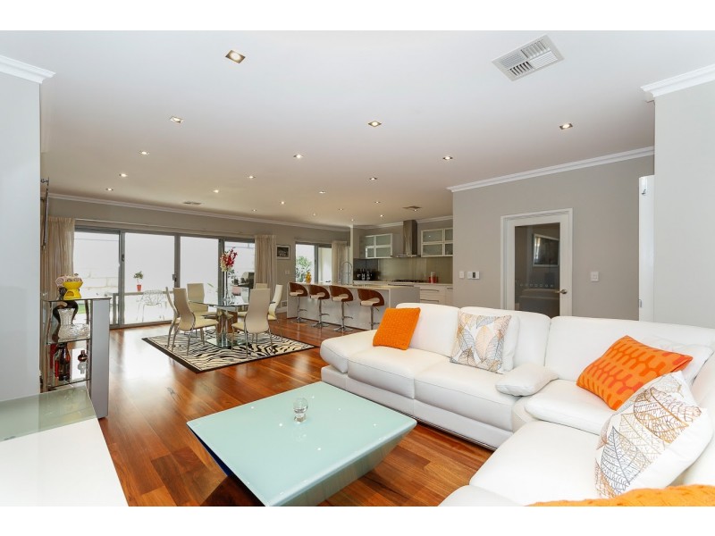 6 Stowe Gardens, Aubin Grove WA 6164