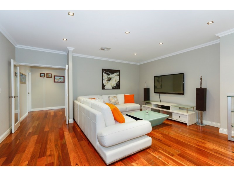 6 Stowe Gardens, Aubin Grove WA 6164