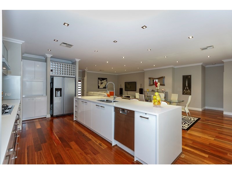 6 Stowe Gardens, Aubin Grove WA 6164