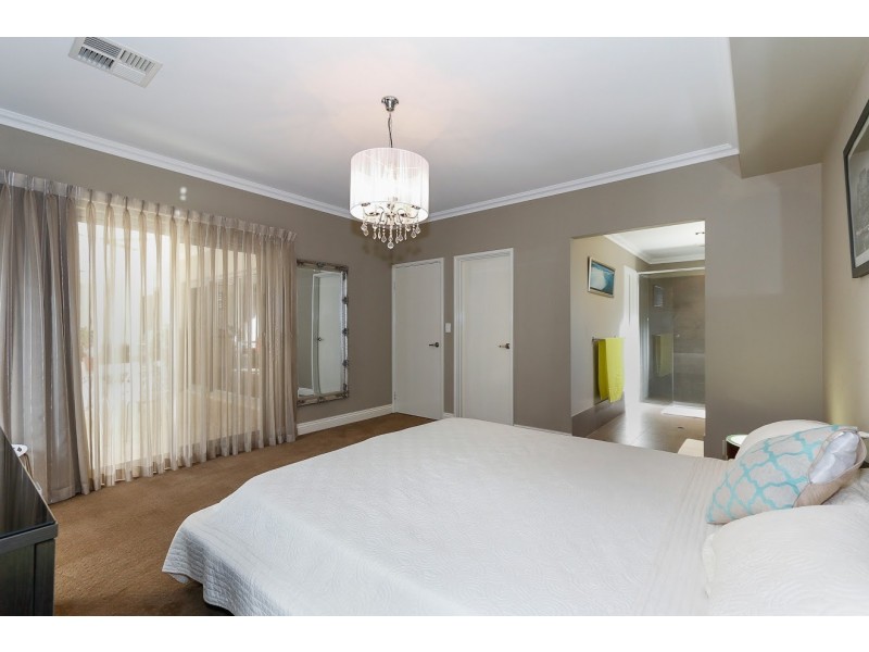 6 Stowe Gardens, Aubin Grove WA 6164