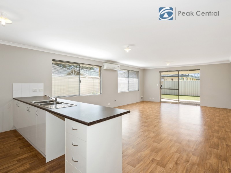 11 Modong Nook, Success WA 6164