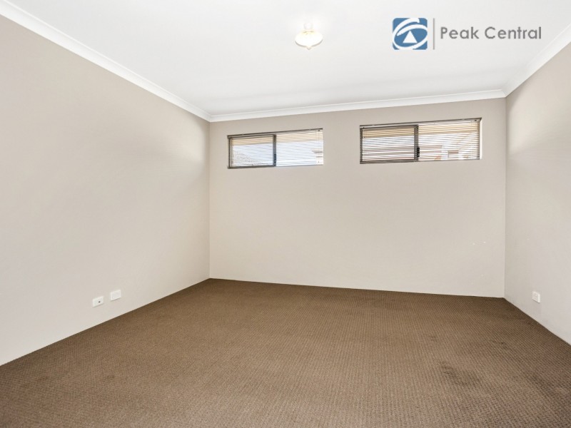 11 Modong Nook, Success WA 6164