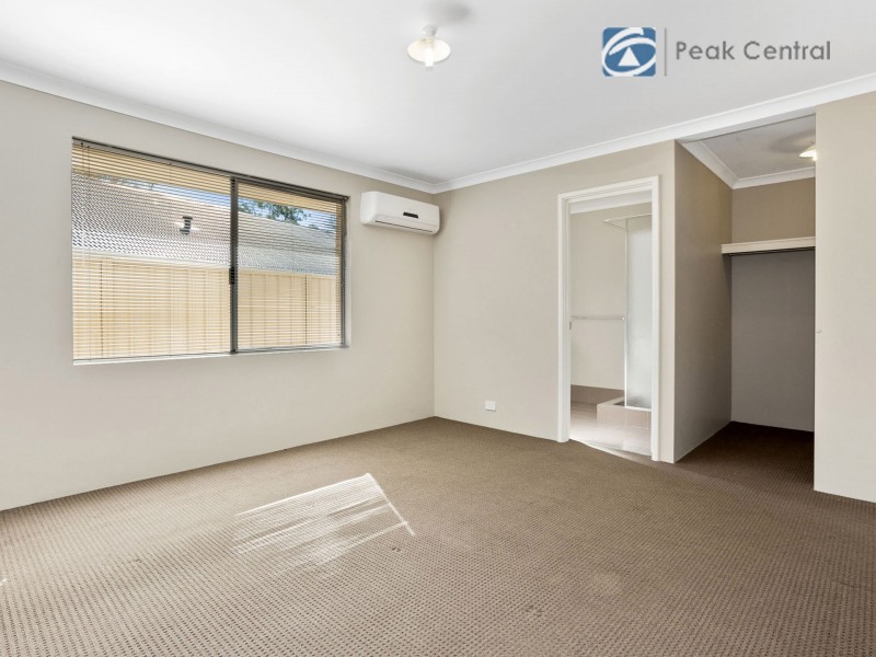 11 Modong Nook, Success WA 6164