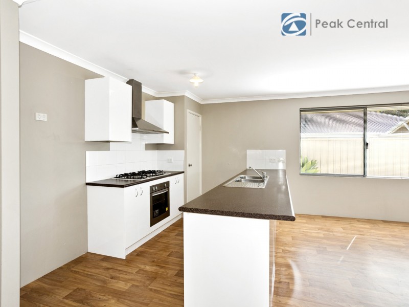 11 Modong Nook, Success WA 6164