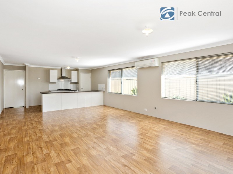 11 Modong Nook, Success WA 6164