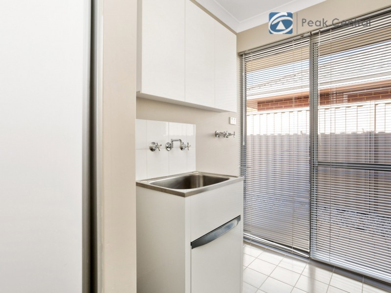11 Modong Nook, Success WA 6164