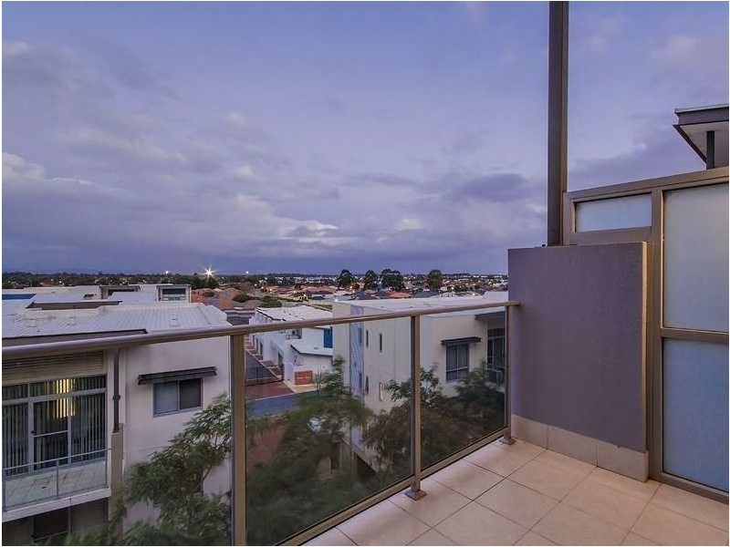24/105 Wentworth Parade, Success WA 6164