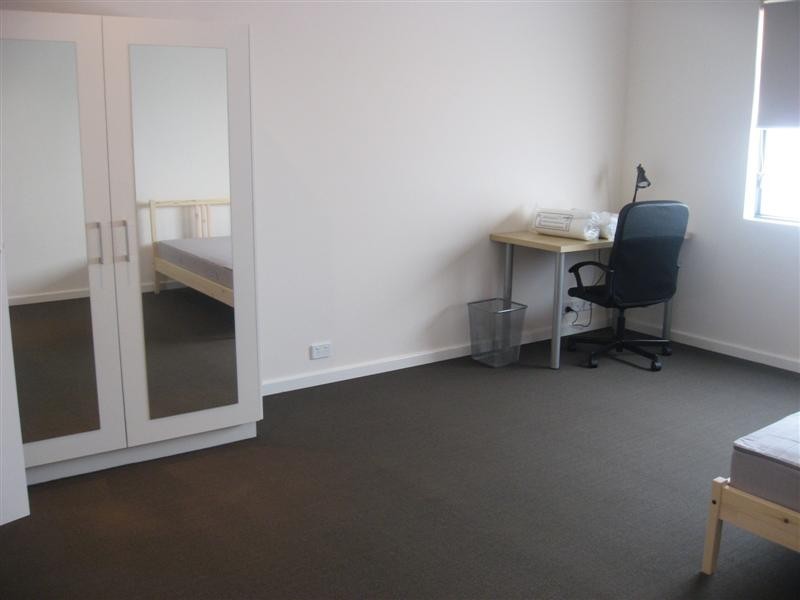 RM 5, 49a Dumond St, Bentley WA 6102