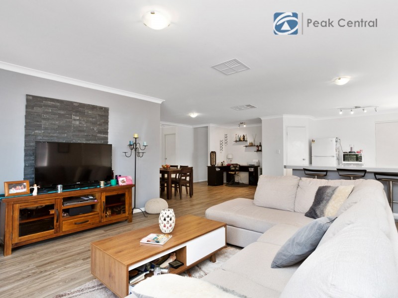 98 Baningan Avenue, Success WA 6164