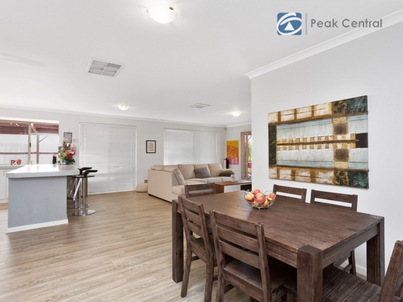 98 Baningan Avenue, Success WA 6164