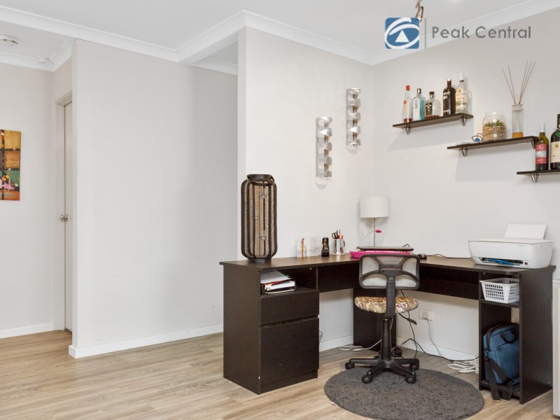 98 Baningan Avenue, Success WA 6164