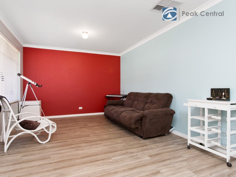 98 Baningan Avenue, Success WA 6164