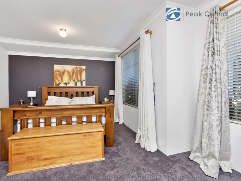 98 Baningan Avenue, Success WA 6164