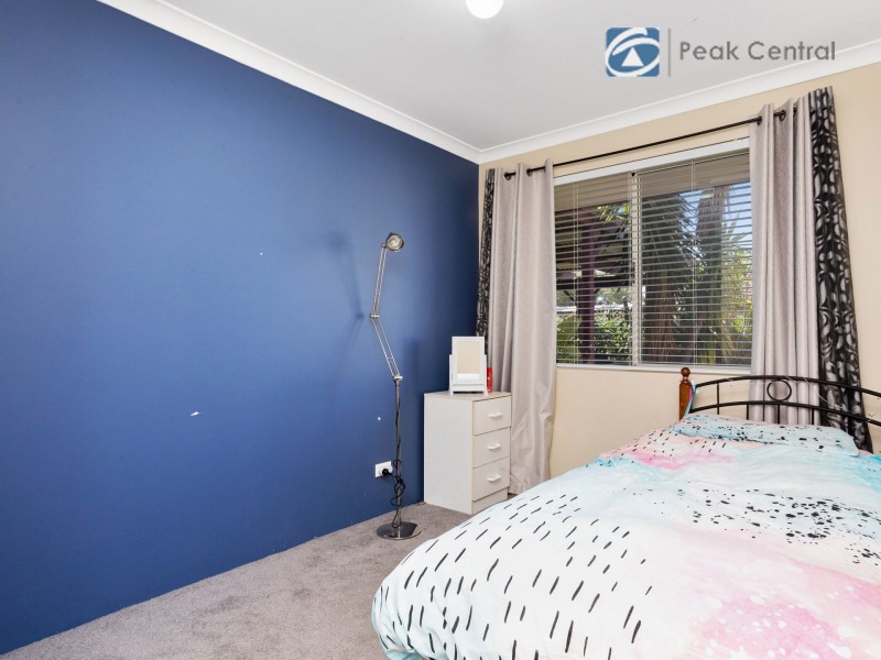 98 Baningan Avenue, Success WA 6164
